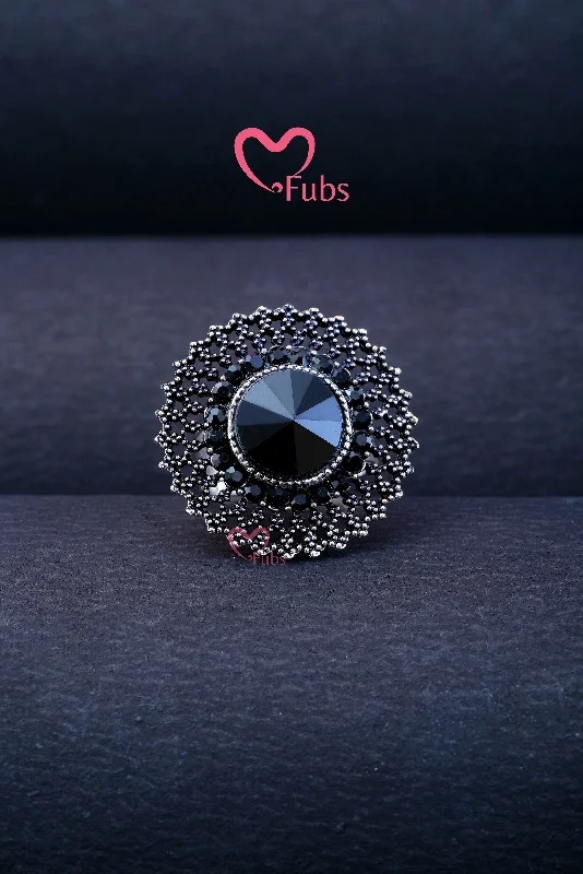 Simple Diamond Rings-Sleek Black Stone Crest Ring