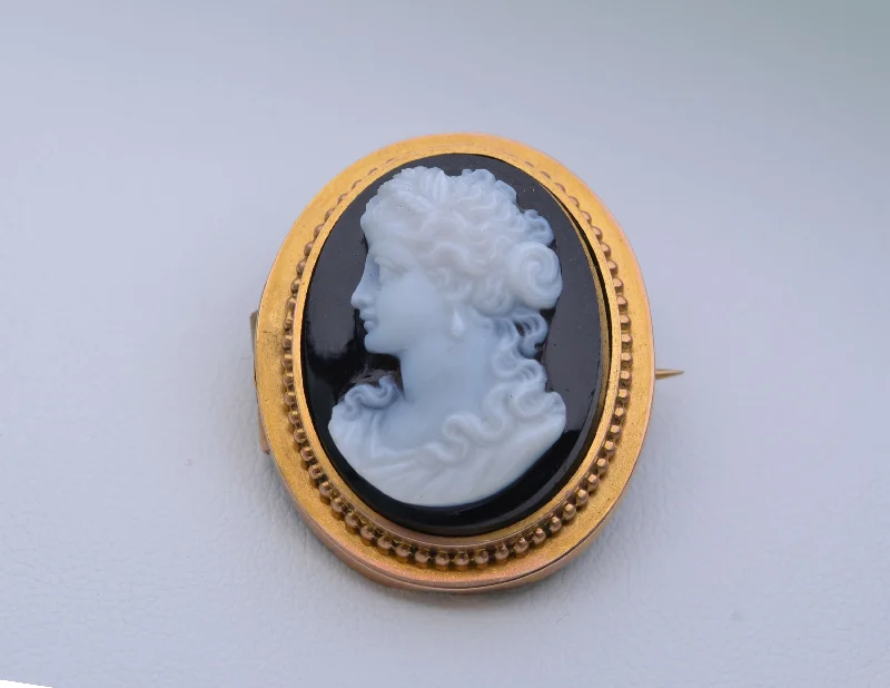 Retro Pearl Brooch for Brides-14K Yellow Gold Victorian Hard-Stone Cameo